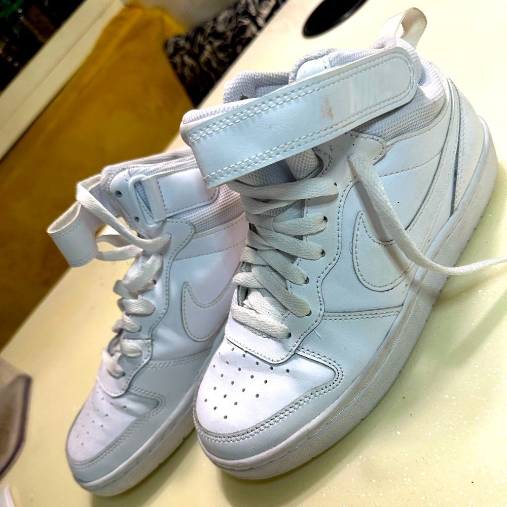 Nike Court Borough Mid 2 CD7782-100 White Basketball Shoes Sneakers Size 4Y